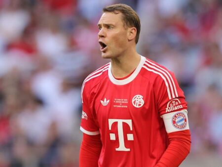 Scandal la Bayern cu tricourile! Suporterii cer „roșu” și îl aleg doar pe Neuer.