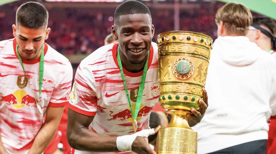 Echipa nou-promovată în Premier League transferă de la campioana Europei