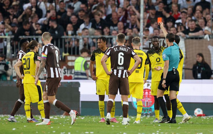 St. Pauli - Borussia Dortmund, în prima etapă din Bundesliga