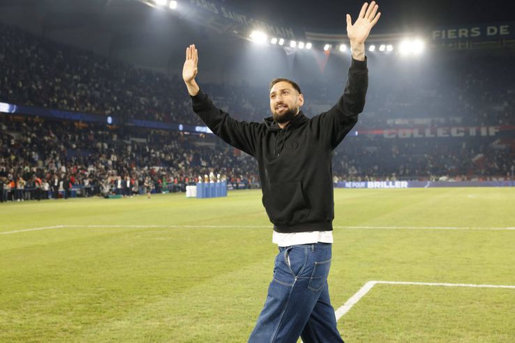 Despărțire emoționantă a portarului Gigio Donnarumma de fanii lui PSG pe Parc des Princes