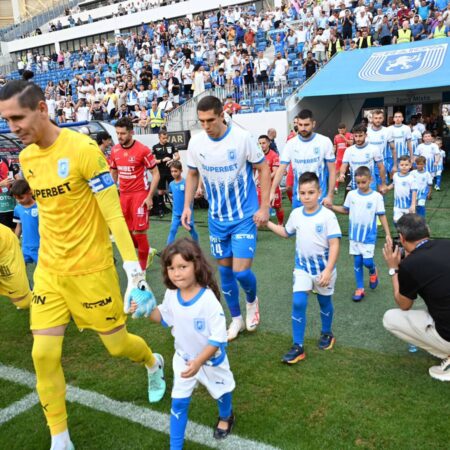 Modificări ale echipamentului Universității Craiova pentru meciul de retur cu Spartak Trnava » Cum vor fi tricourile