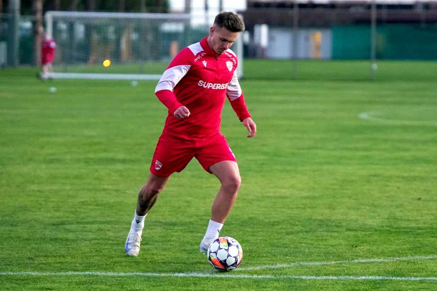 Nicolescu a numit jucătorul „blocat” de la Dinamo: „E ușor să-i spui, dar până nu-ți iese...”