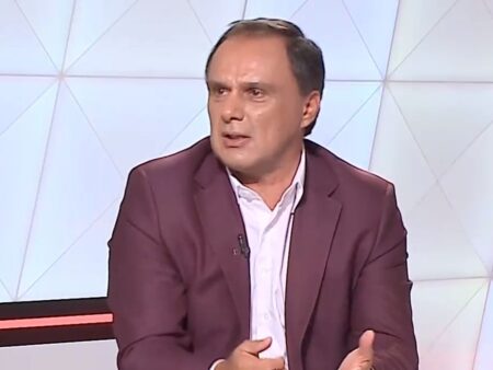 „Nu realizezi! În repriza a doua, doar o echipă a jucat pe teren”
