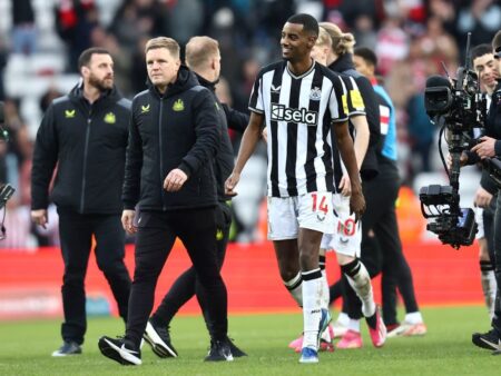 Sancțiunea la care Newcastle îl supune pe Isak! » Managerul Eddie Howe l-a rugat să înceteze greva