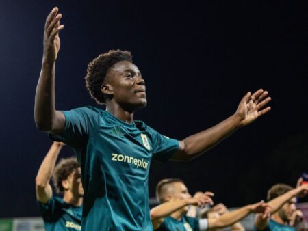 Recordul a fost doborât după 66 de ani » Vârsta impresionantă la care a început un fotbalist în campionatul Olandez!