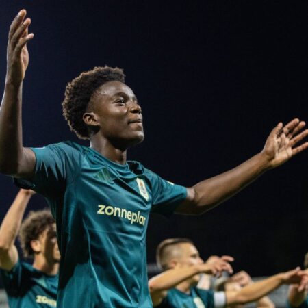 Recordul a fost doborât după 66 de ani » Vârsta impresionantă la care a început un fotbalist în campionatul Olandez!