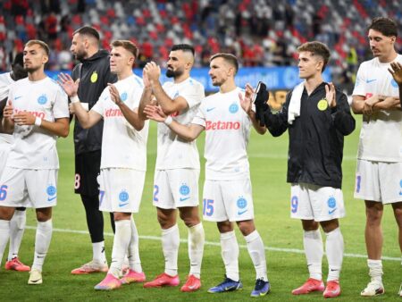 În ziua meciului cu Drita, FCSB a anunțat oficial despărțirea de un jucător! Acesta a fost prezentat la rivalul din Superligă.