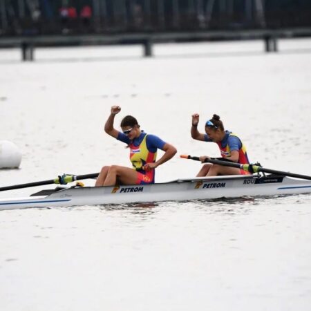 România a obținut o medalie de aur și una de bronz la Campionatele Mondiale de canotaj juniori din Lituania