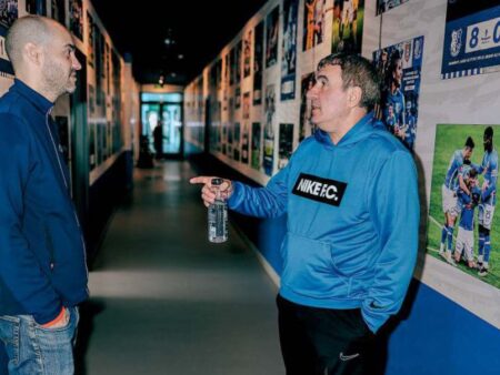FOTO: Gică Hagi, vedeta revistei France Football! » „Am fost la două degete să-l înlocuiesc pe Maradona” + „Înaintea meciului cu Suedia, eu eram posesorul Balonului de Aur”