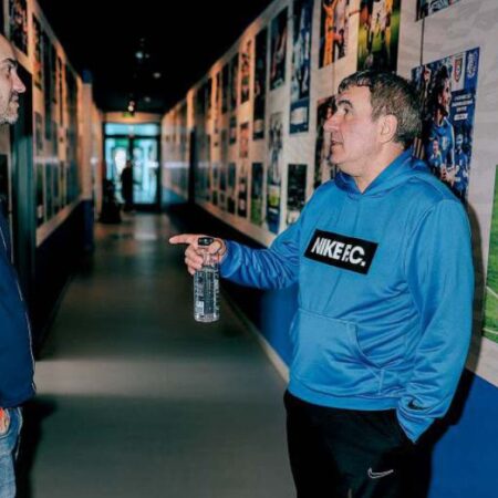 FOTO: Gică Hagi, vedeta revistei France Football! » „Am fost la două degete să-l înlocuiesc pe Maradona” + „Înaintea meciului cu Suedia, eu eram posesorul Balonului de Aur”