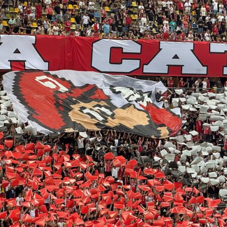 Ce rușine în derby! Dinamoviștii nu și-au putut arăta scenografia, iar rivalii de la FCSB i-au penalizat.