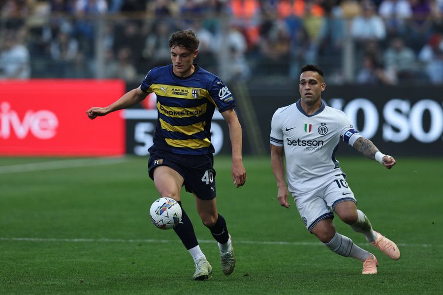 Liverpool i-a furat de sub nas jucătorul lui Chivu