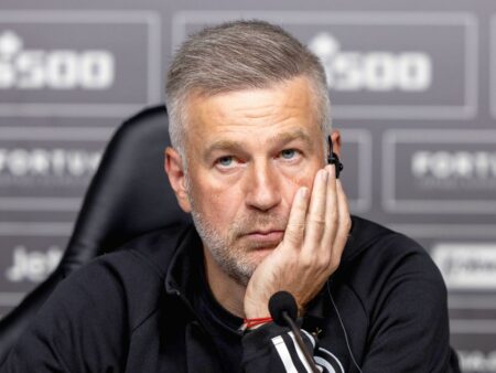 „Antrenor, îți achit clauza!” » Edward Iordănescu, aproape de plecarea de la Legia! Informații despre oferta impresionantă primită