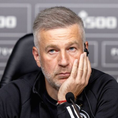 „Antrenor, îți achit clauza!” » Edward Iordănescu, aproape de plecarea de la Legia! Informații despre oferta impresionantă primită