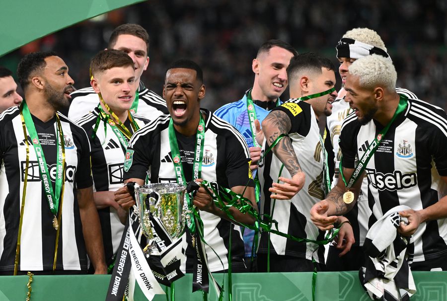 Alexander Isak ar putea deveni cel mai scump fotbalist din istoria Premier League Liverpool pregătește o nouă ofertă pentru Isak » Echipa caută soluții pentru a-i face loc suedezului