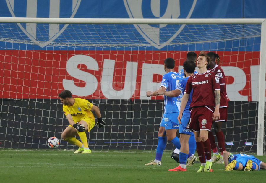 Christensen, furios că a ratat, apoi sărbătorește gafa lui Laurențiu Popescu Transfer ratat la Universitatea Craiova: totul era pregătit, dar a picat dintr-un motiv surprinzător