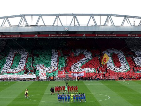 Momente emoționante de neuitat la startul Premier League! Anfield a cântat și a plâns în memoria lui Diogo Jota