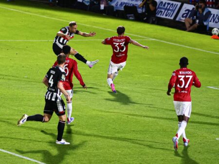 HALUCINANT! Manchester United este condusă cu 2-0 de o echipă din liga a patra, după două greșeli ale lui Onana.