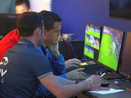 Schimbare fundamentală în arbitrajul românesc! Răzvan Burleanu propune eliminarea echipamentului VAR de pe stadioanele din Superligă: „Contribuim la valoare!”
