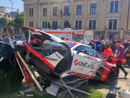 Marco, fiul lui Mihai Leu, a avut un accident la deschiderea Raliului Timișoarei » Mașina tatălui a suferit daune serioase