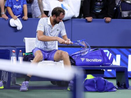 Daniil Medvedev, sancționat sever! A primit o amendă considerabilă și i se recomandă să caute ajutor specializat.