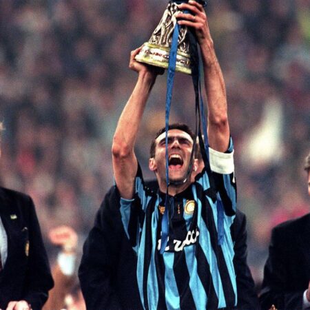 PORTRET: O viață dedicată lui Inter Milano! » „Unchiul”, fundașul cu mustață și sprâncene de căpcăun » De ce încă regretă că nu a acceptat oferta de la alt club.