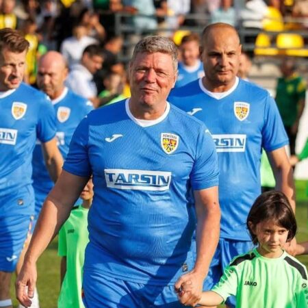 Tibor Selymes a semnat cu un club de renume și a fost prezentat oficial.