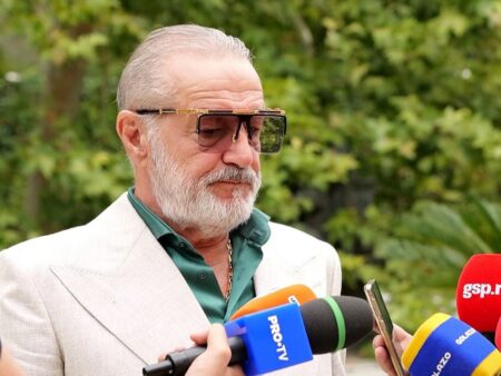 „Decis, îl excludem din lot! Va rămâne în club”