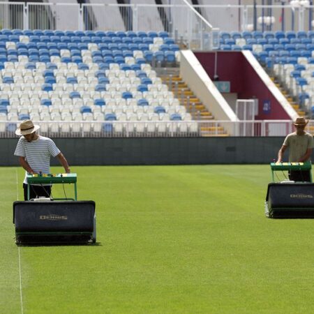 Ilustrată de pe stadionul din Priștina înainte de meciul cu Drita