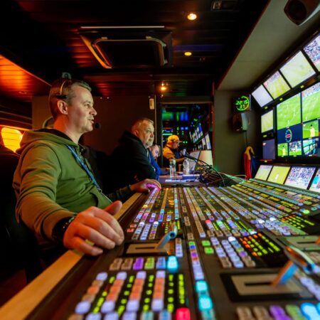 Cine retransmite FCSB – Aberdeen, meciul de retur din play-off-ul Europa League! Contract de zeci de mii de euro