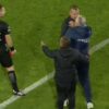 Dan Petrescu, moment de furie la CFR – Craiova: aproape să intervină agresiv la arbitru și card roșu direct!