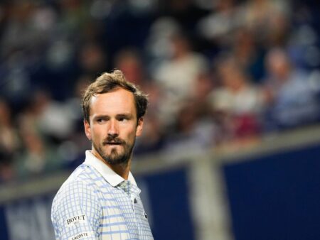 A înnebunit Medvedev? Fostul campion de la US Open a creat un spectacol nemaivăzut și a fost eliminat în prima rundă la New York.