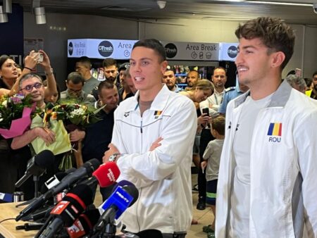 David Popovici s-a întors în România după Mondialul din Singapore. A explicat la sosire ‘problema’ retragerii.