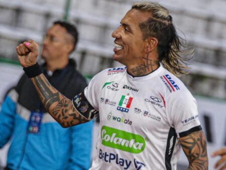 Dayro Moreno, liderul suprem cu unghii roz, Fecioara Maria și Iisus! Fostul atacant al FCSB, determinat la 40 de ani în Copa Sudamericana