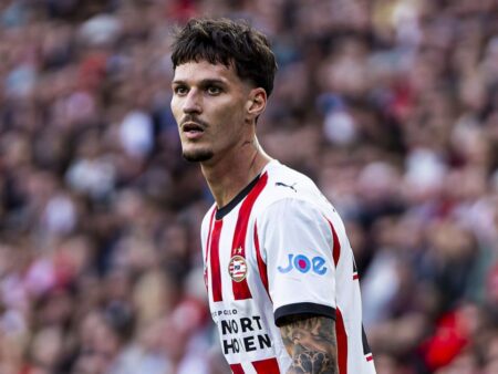 Dennis Man ar putea deveni coleg cu un fost star de la Manchester United, Barcelona și Atletico
