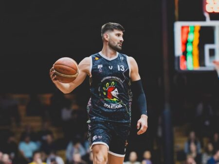 Fundașul naționalei și al lui Dinamo București a petrecut vara în sălbăticia Australiei, alături de canguri și urși Koala: „O altă lume. Ceva uimitor”