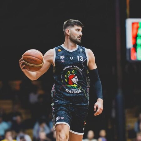 Fundașul naționalei și al lui Dinamo București a petrecut vara în sălbăticia Australiei, alături de canguri și urși Koala: „O altă lume. Ceva uimitor”