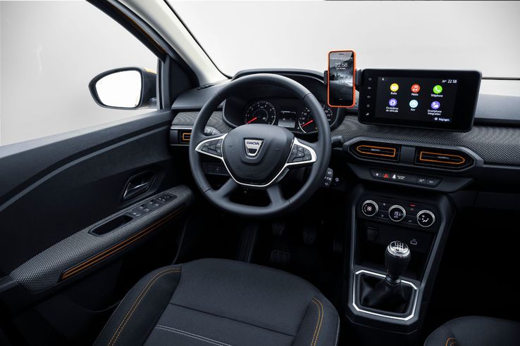 Imagini cu noua Dacia Sandero