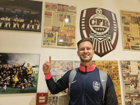 „Cojones: Amuzament pe seama lui Dan Petrescu”