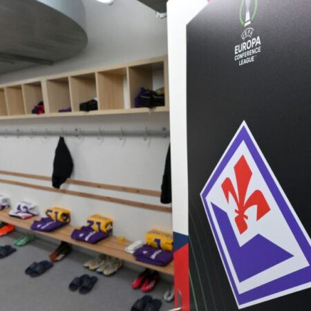 Mercato intens pentru Fiorentina: Un nou antrenor de renume și zeci de jucători transferați.