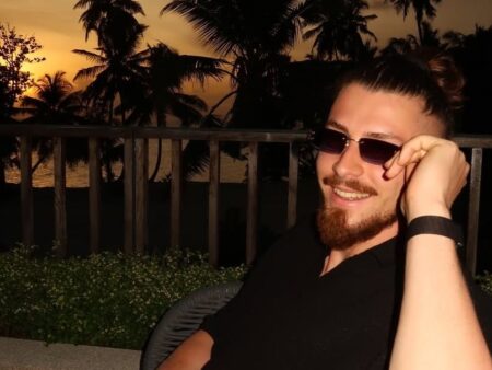 Englezii au anunțat când se va întoarce Radu Drăgușin, operat la genunchi în februarie: „Participă la discuțiile tactice cu Frank”
