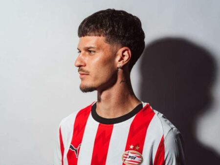 Ce poziție ocupă Dennis Man în clasamentul celor mai bine cotați jucători de la PSV Eindhoven?