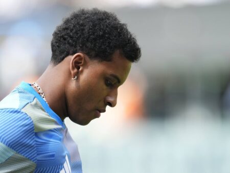Liverpool, Arsenal și Tottenham își dispută transferul lui Rodrygo! Starul de la Real Madrid a luat o decizie.