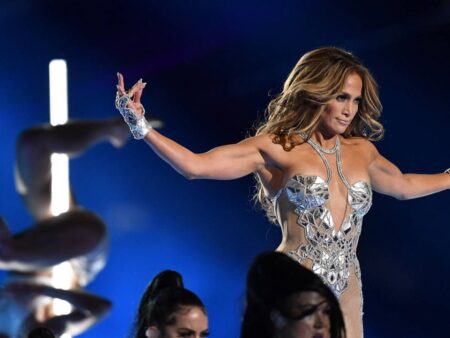 „Are conotații sexuale, nu este adecvat!” Pantilimon și Raț, emisiune live cu Jennifer Lopez în centrul atenției