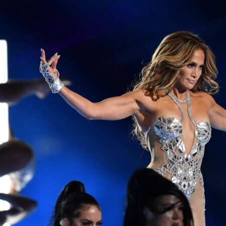 „Are conotații sexuale, nu este adecvat!” Pantilimon și Raț, emisiune live cu Jennifer Lopez în centrul atenției