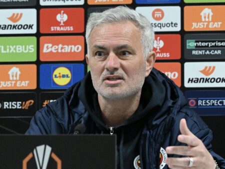Decizie surprinzătoare din partea lui Mourinho! Schimbări majore în primul „11” pentru meciul de retur cu Feyenoord, arbitrat de Istvan Kovacs.