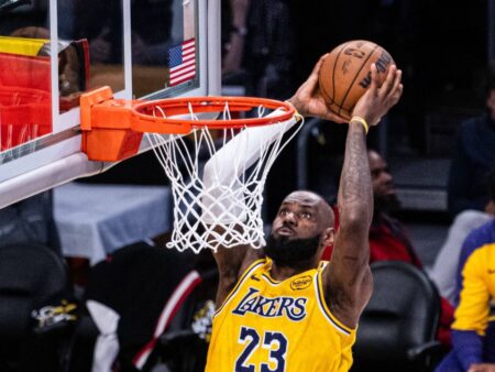 Când debutează noua ediție NBA și care este primul meci al sezonului? LeBron James este pregătit!