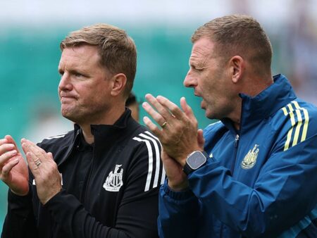 Miliardari, dar măsurati! Newcastle a realizat doar două transferuri în această vară. Premier League poate fi urmărită pe VOYO.