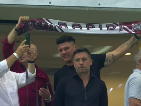 Pancu pe teren, Săpunaru în tribună! Imagini surprinse înainte de Rapid – FCSB