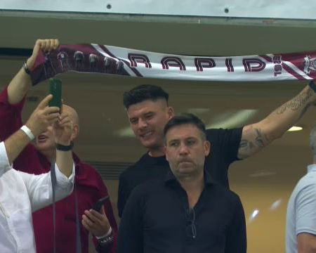Pancu pe teren, Săpunaru în tribună! Imagini surprinse înainte de Rapid – FCSB